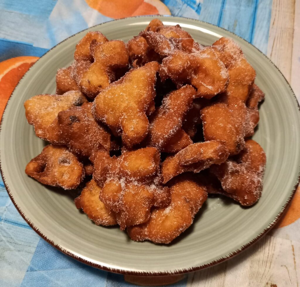 Frittelle di mele, prugne secche o uvetta e marsala. Senza glutine né latticini. Super appetitose!